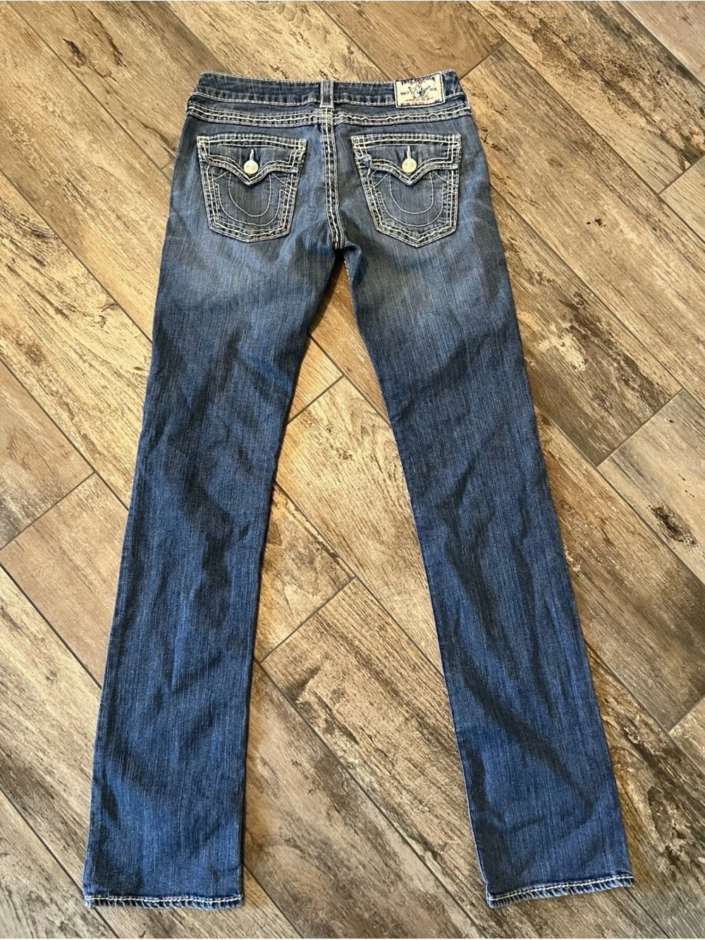 True Religion Jeans, Straight, Med Blue, Double Stitch, Straight Women’s Size 28